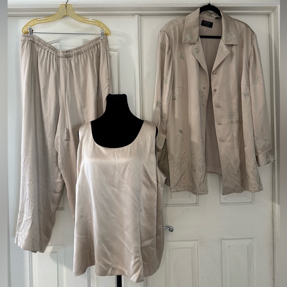 Vintage Dana Buchman Woman Beige 100% SILK Suit 3 Piece Set Embroidered Sz 22 - Picture 1 of 16